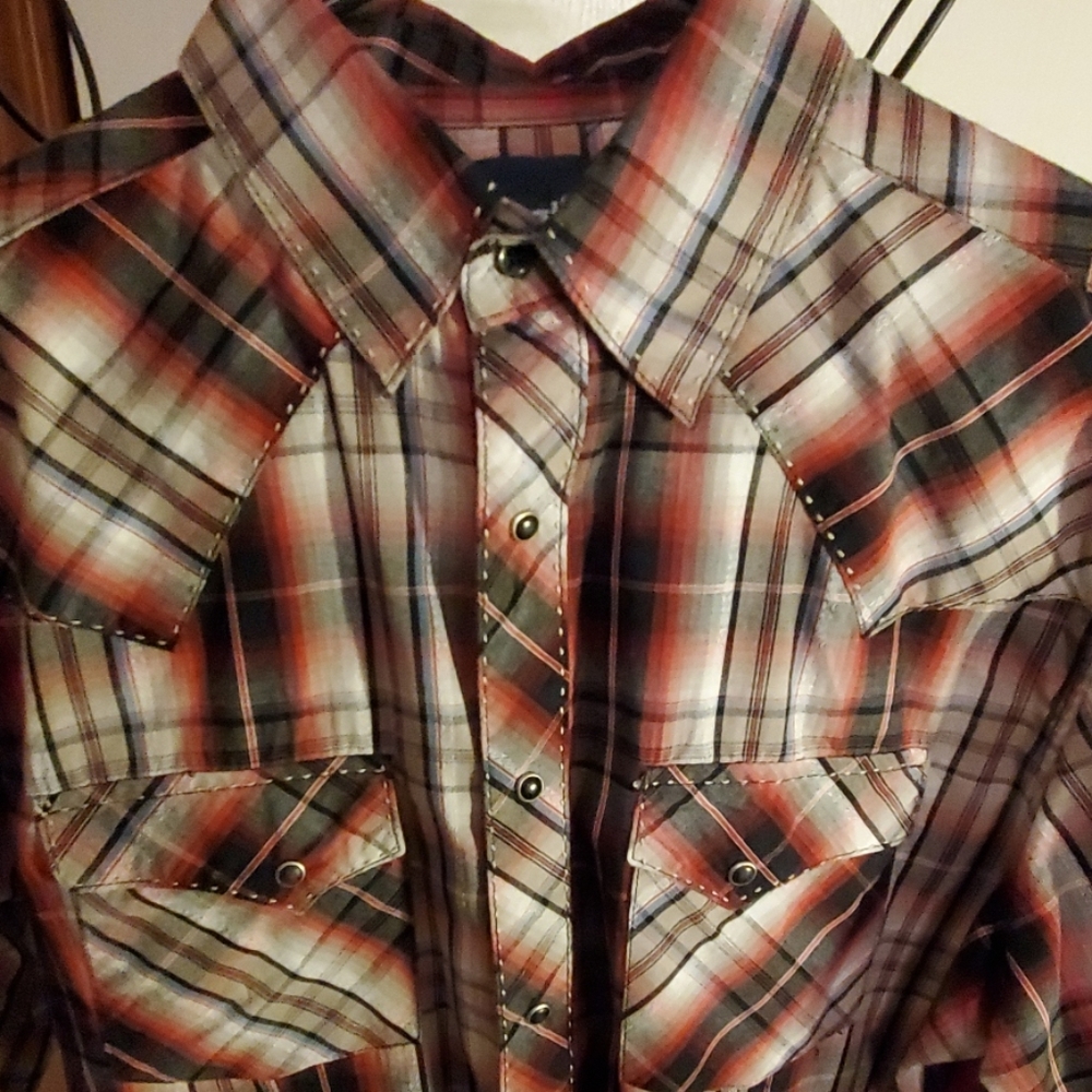 Wrangler men's western shirt.